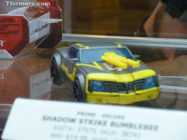 Transformers Prime Shadow Strike Bumblebee  (131 of 134)